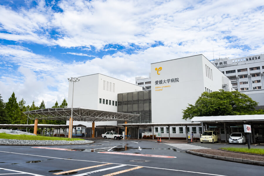 写真:愛媛大学医学部附属病院の外観