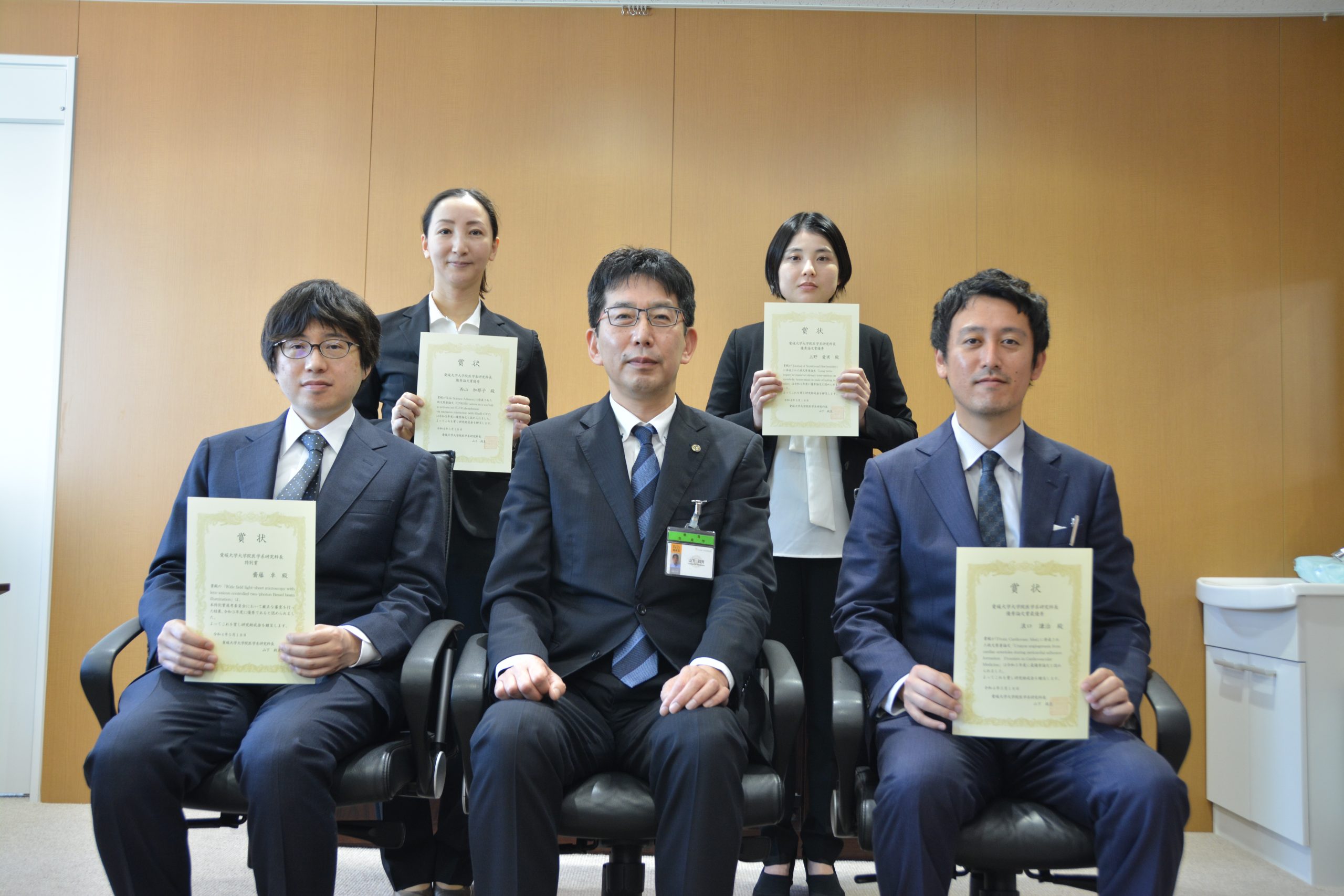 令和3年度医学系研究科長特別賞・優秀論文賞賞状授与式を行いました