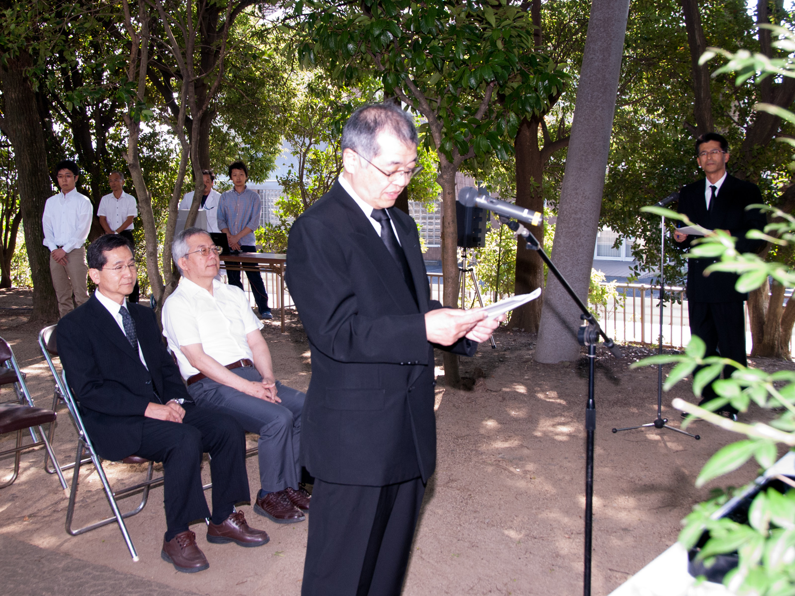 重信キャンパスで平成24年度愛媛大学実験動物体慰霊祭を執り行いました【9月26日(水)】