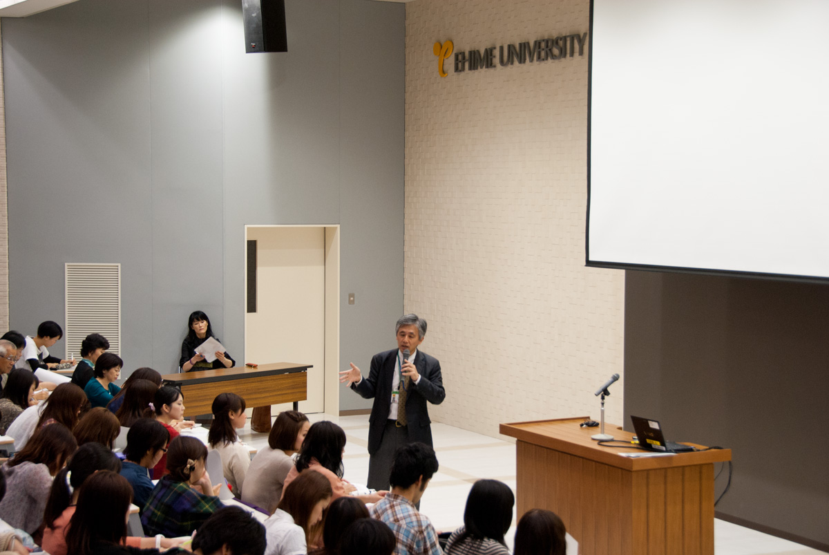 愛媛大学医学部が松山大学薬学部と合同授業を開講しました【10月10日(水)】
