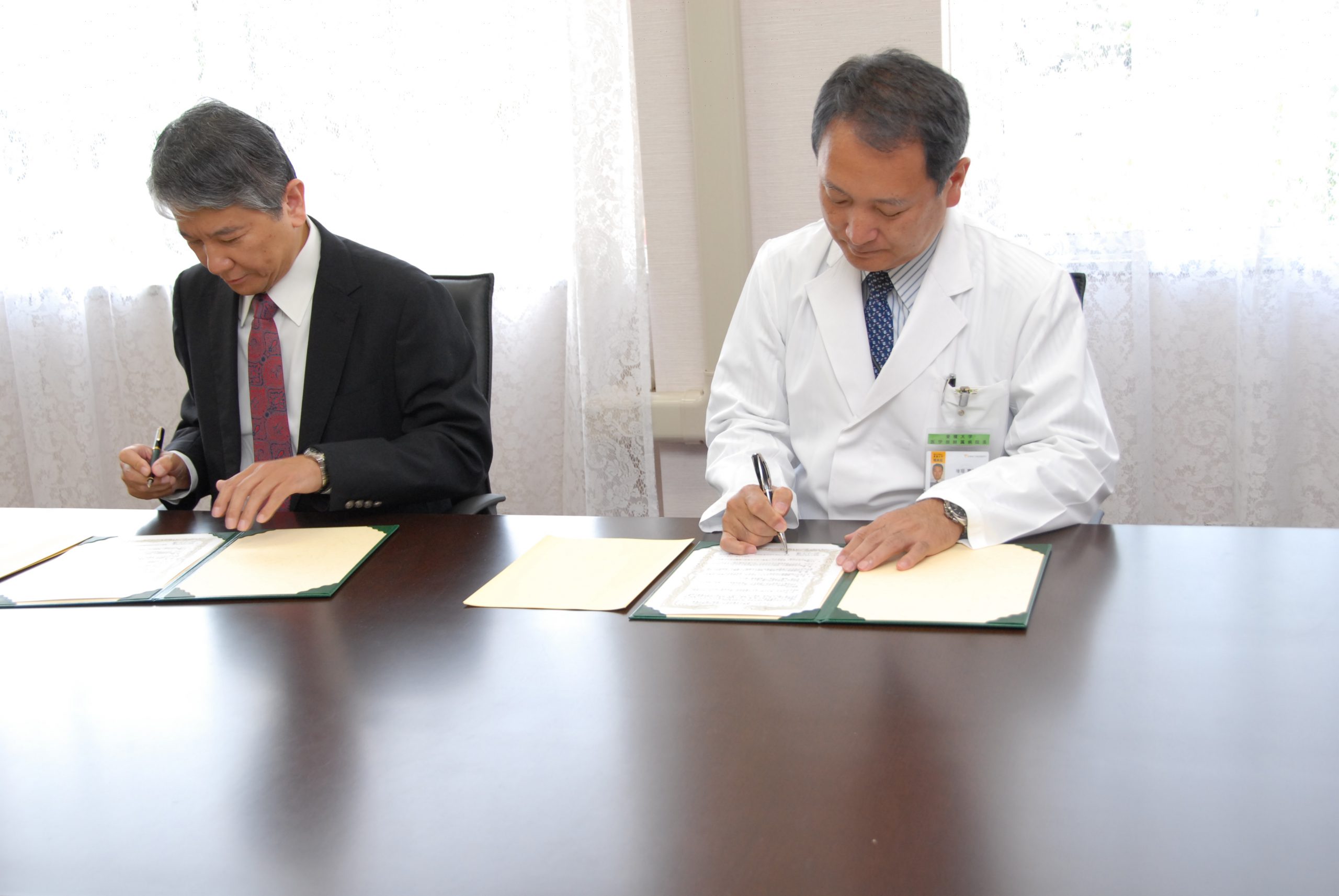 松山大学薬学部との連携に関する覚書を締結しました