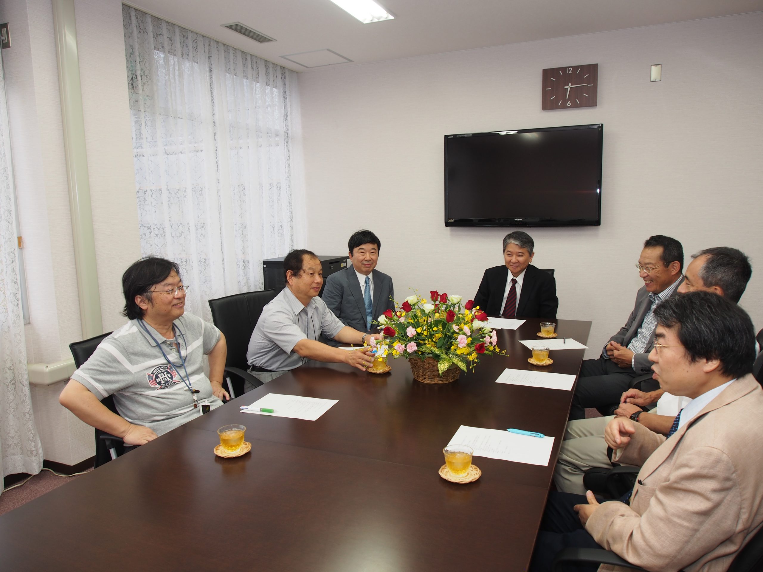 医学部卒業生が創立40周年を前に記念座談会を開催 しました【8月5日(月)】