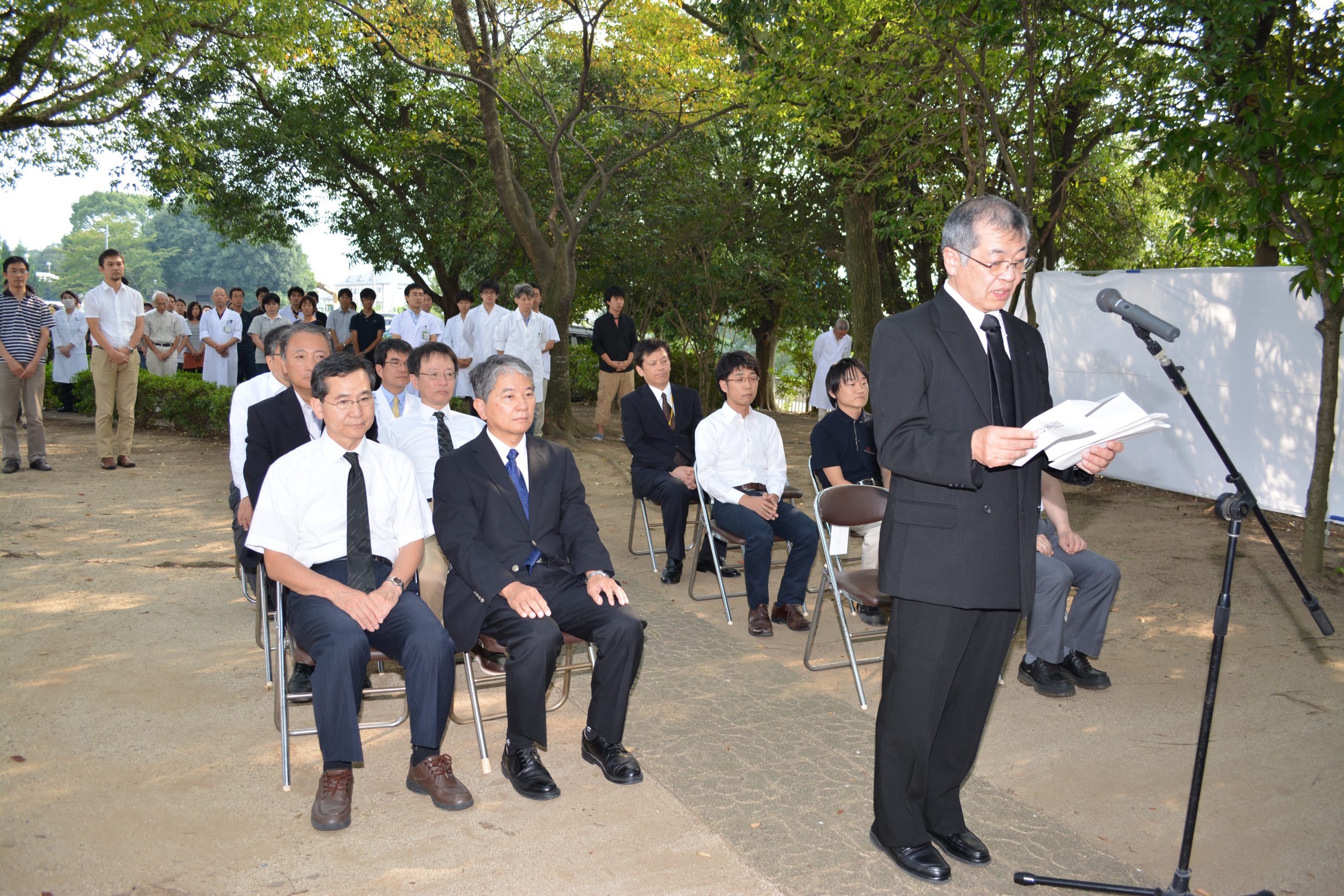 重信キャンパスで平成２５年度愛媛大学実験動物体慰霊祭を執り行いました。