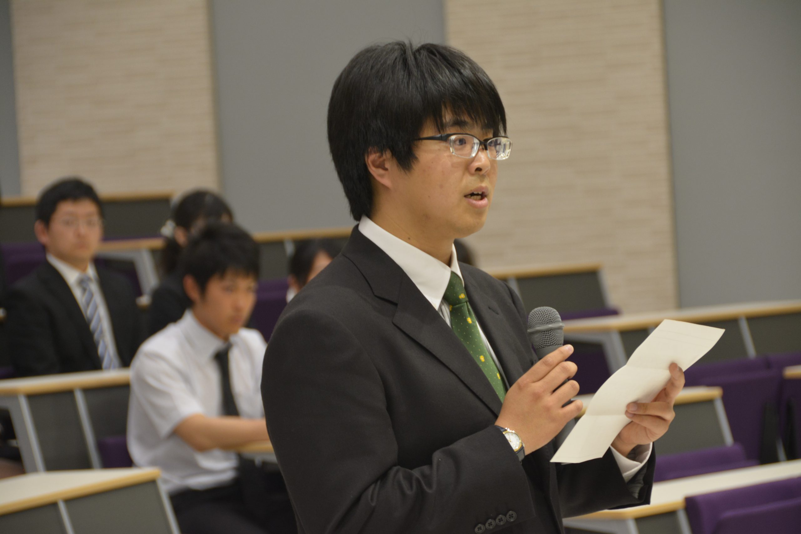 医学部で白衣授与式を実施しました【4月23日(木)】