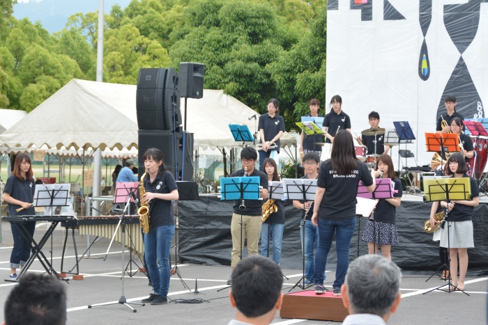 吹奏楽部による演奏