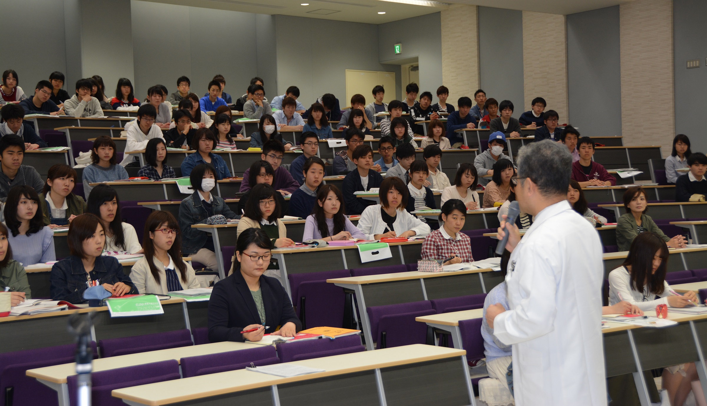 医学部新入生にオリエンテーションを実施しました【4月8日（金）】