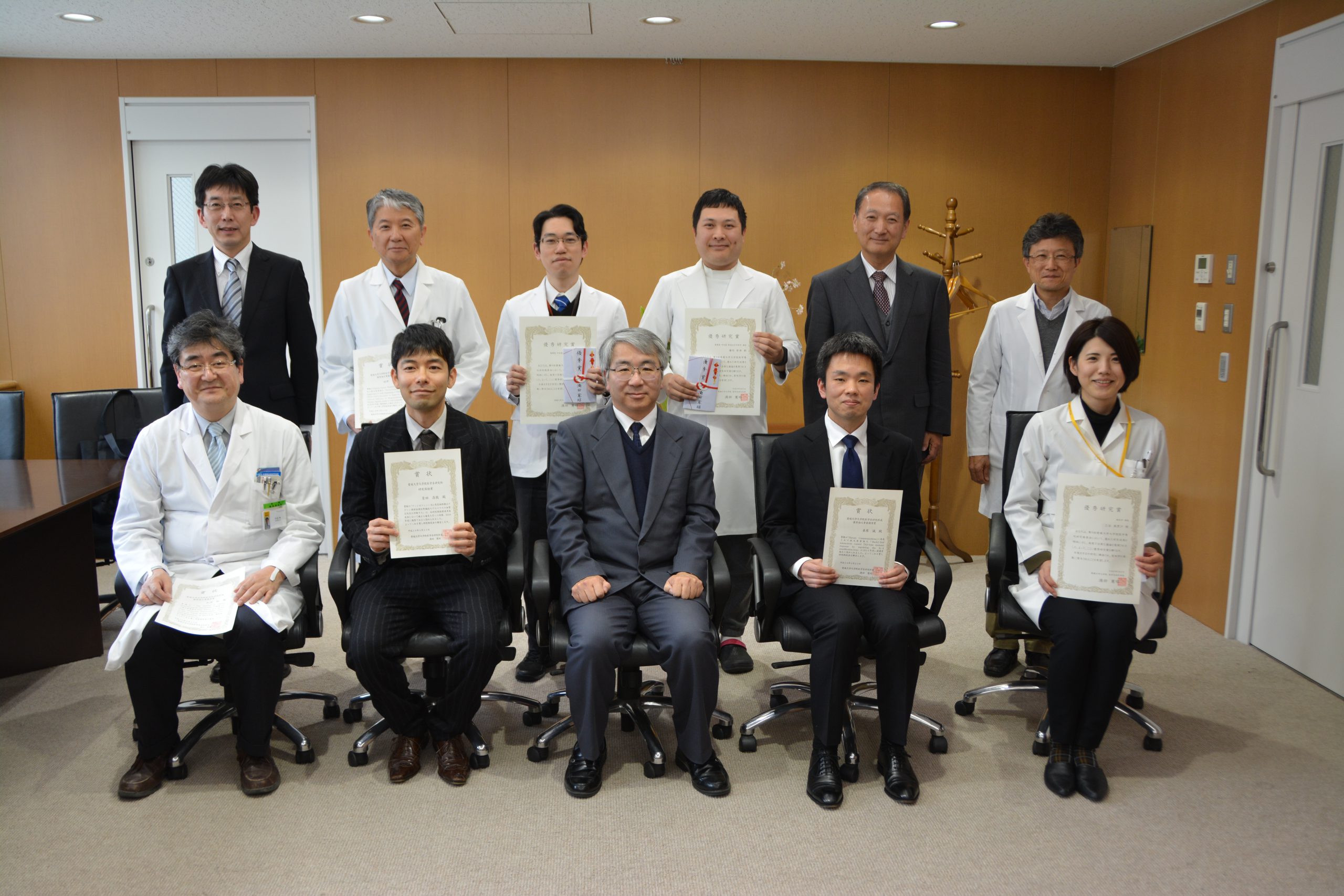 優秀論文賞・医学系研究科研究奨励賞及び医学専攻研究発表会優秀研究賞の授与式を行いました【3月23日（木）】