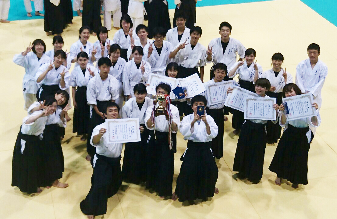 西日本医科学生総合体育大会において、本学が初めて総合優勝を果たしました