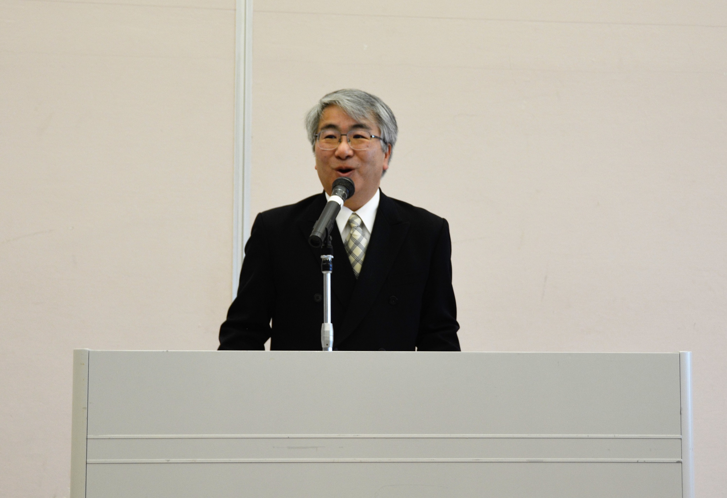激励の言葉を贈る満田医学系研究科長