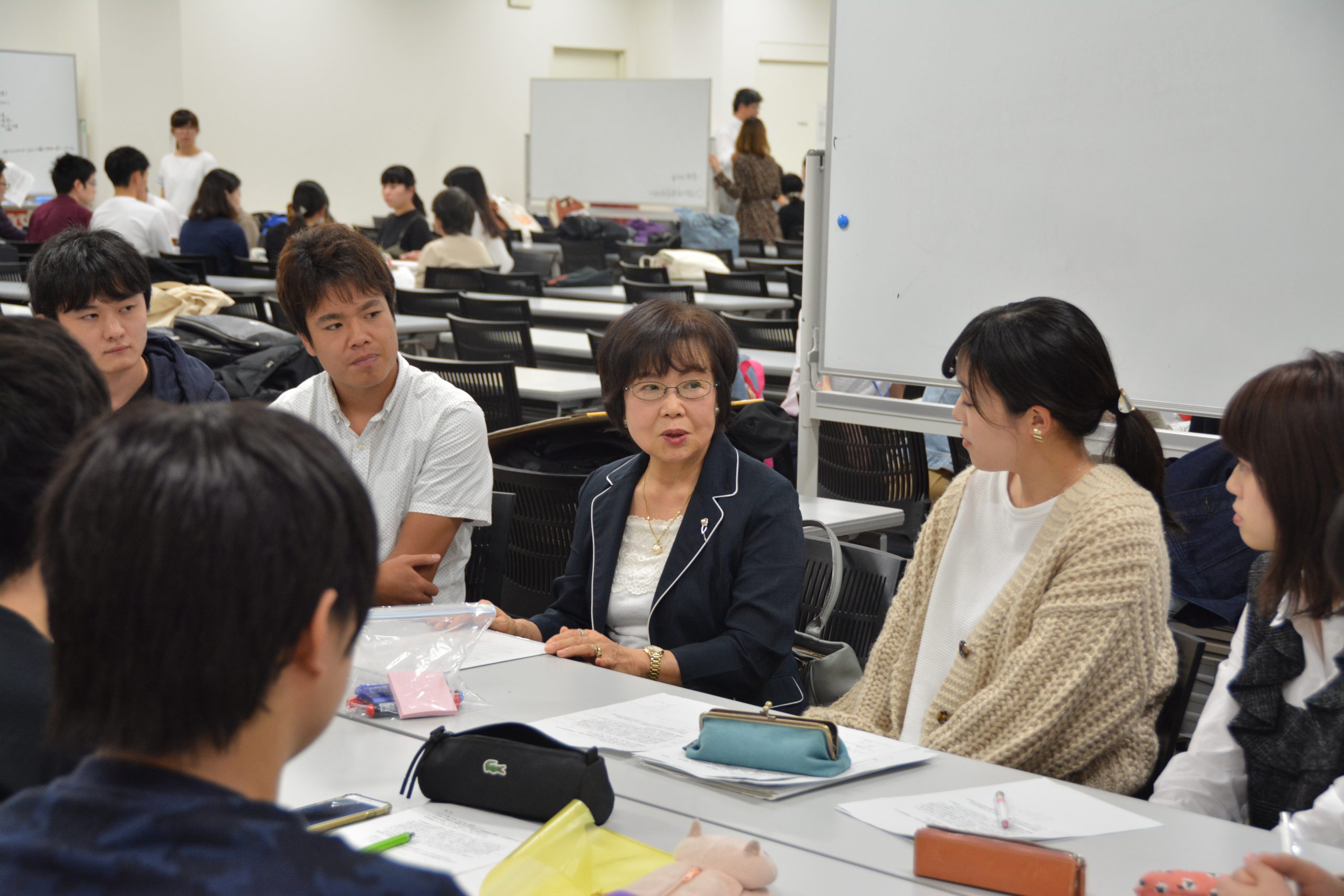 平成30年度「チーム医療学習カリキュラム－薬学部・医学科・看護学科合同授業－」を実施しました【10月3日（水）】