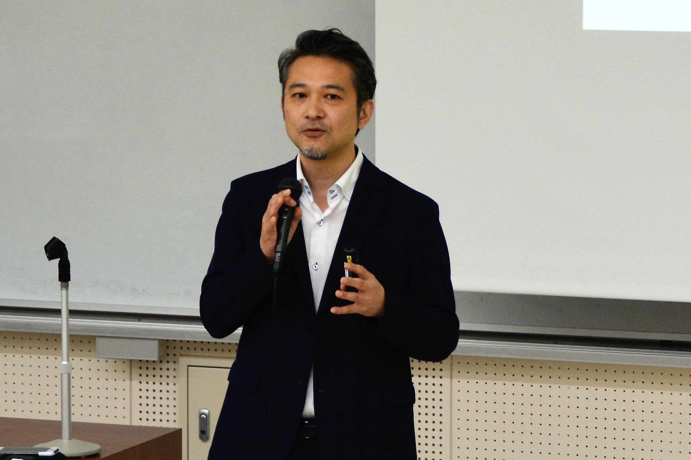 第3回基礎と臨床の融合推進プロジェクトにおける研究紹介を開催しました 7月3日 水 愛媛大学医学部