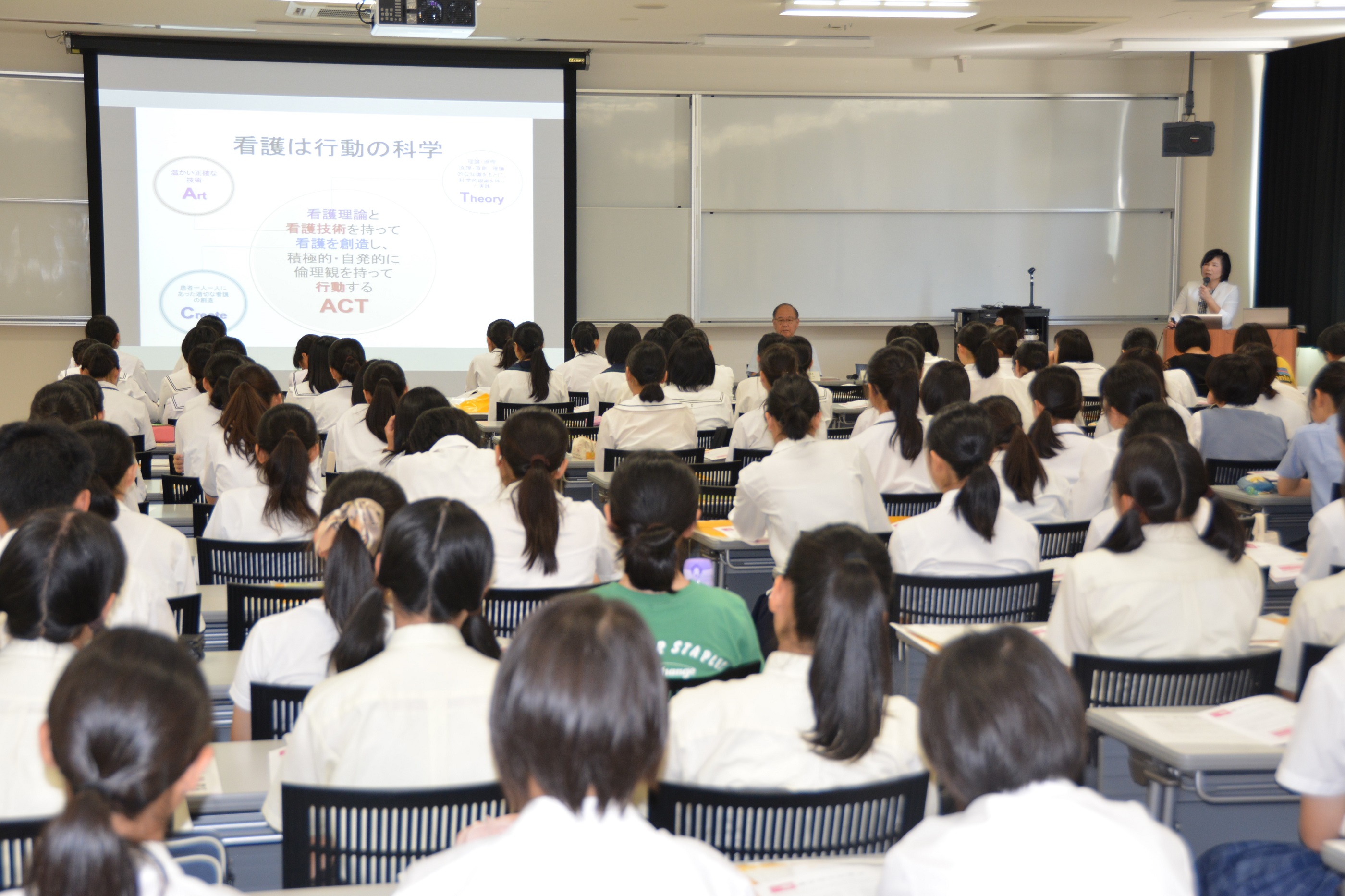 全体説明会の様子